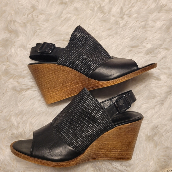 Sofia Milano Made in Italy black open toe wedges - Picture 3 of 12